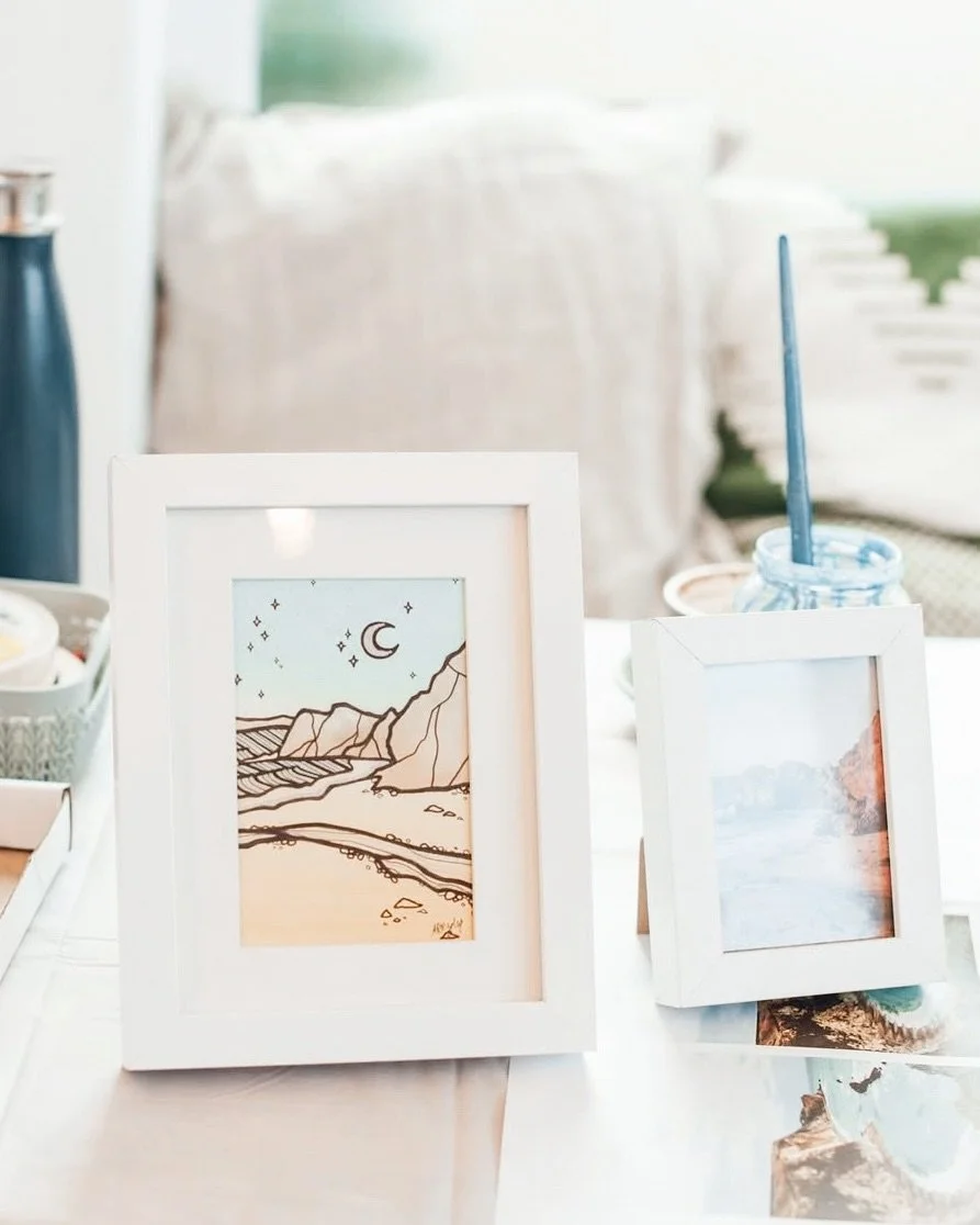 This Thursday; 18:00-21:00 ✍🏼🥂✨

🖌️ Paint, draw, and craft your way to a beautiful landscape creation, inspired by your favourite landscape (this one is Outer Hope!) 
🥂Sip on some bubbly and fuel that creative expression!
✨ Enjoy the festive, bea