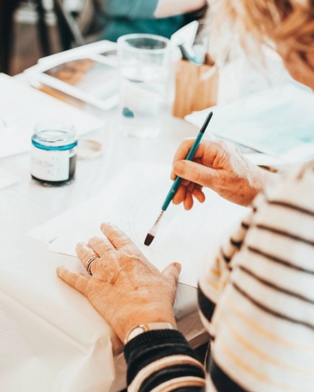 Last chance to book one of the last spaces at tomorrow evening&rsquo;s landscape workshop at @southsandshotel_ ✍️ 🌊 👀 🥂 

📍 South Sands Hotel
🗓 Friday 20th 18:00 - 21:00

✔ All materials provided 
🥂 A delicious drink included
💷 &pound;40pp | S