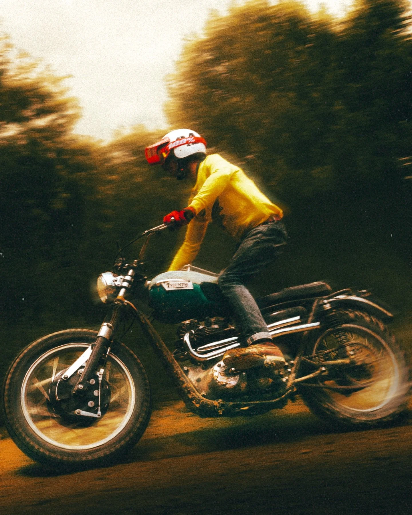 Oil on the hands, fire under the tank. See you there in June ! 

📸 @clementsignoles 

__

#wheelsandwaves #biarritz