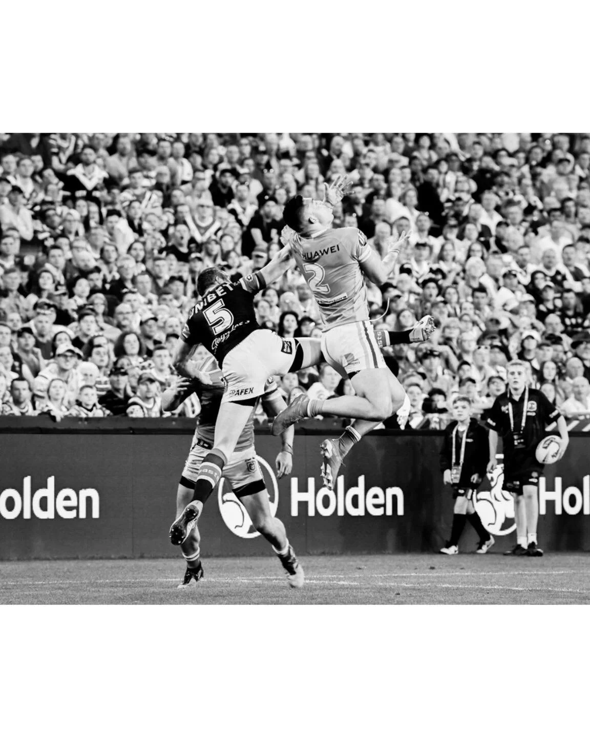 In honour of the return of the NRL season in 2023, here are some pics I took while on-field at the the 2019 Grand Final. An experience I will never forget.

Check out my new blog based on Sydney street photography. Link in the bio 💻

#photography #s