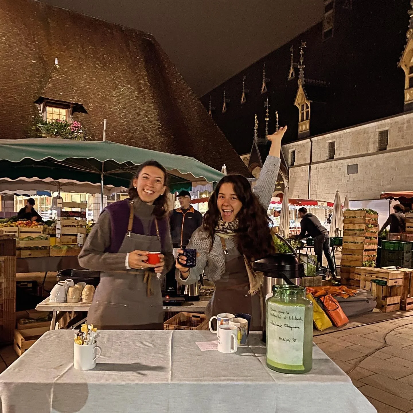 Come by for a free coffee today and leave a donation for the Edilnesh school fund!
Thanks @adelejolli @capuciiine_masson @raconteurdevin