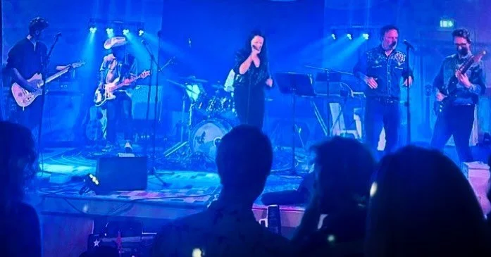 @auxeymorons play this Friday night @bambou_beaune