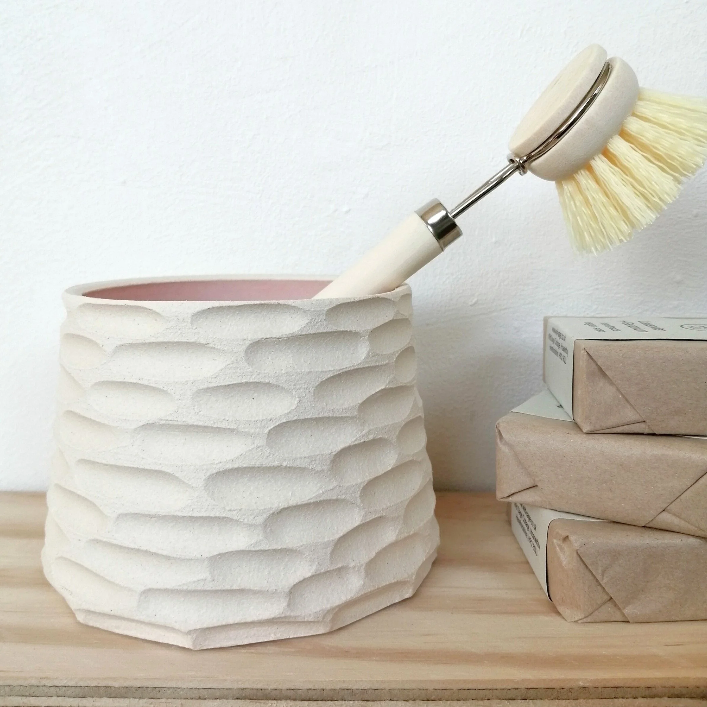 KITCHEN STORAGE POT
pale pink brick carve