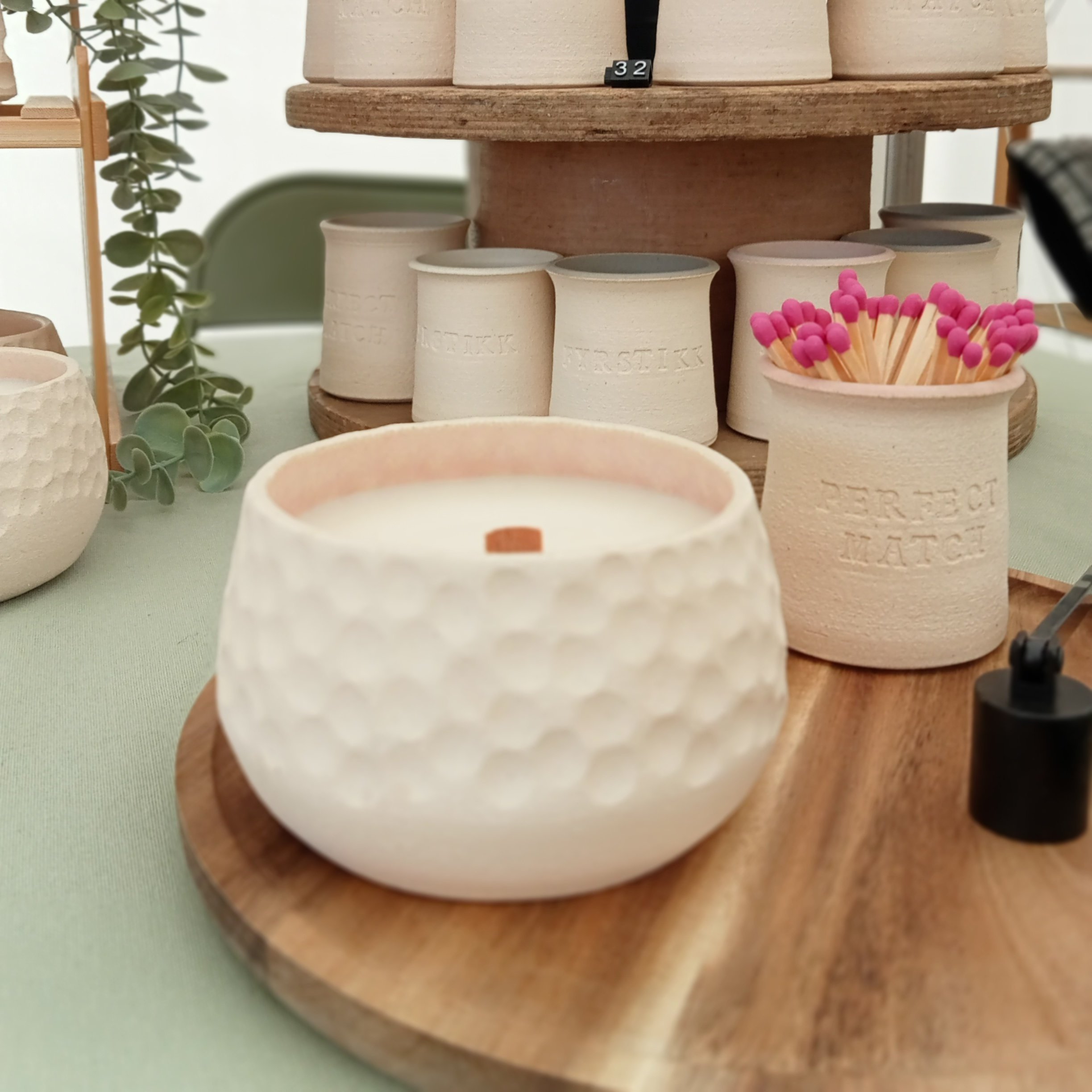 bug+repelling+garden+candle.jpg