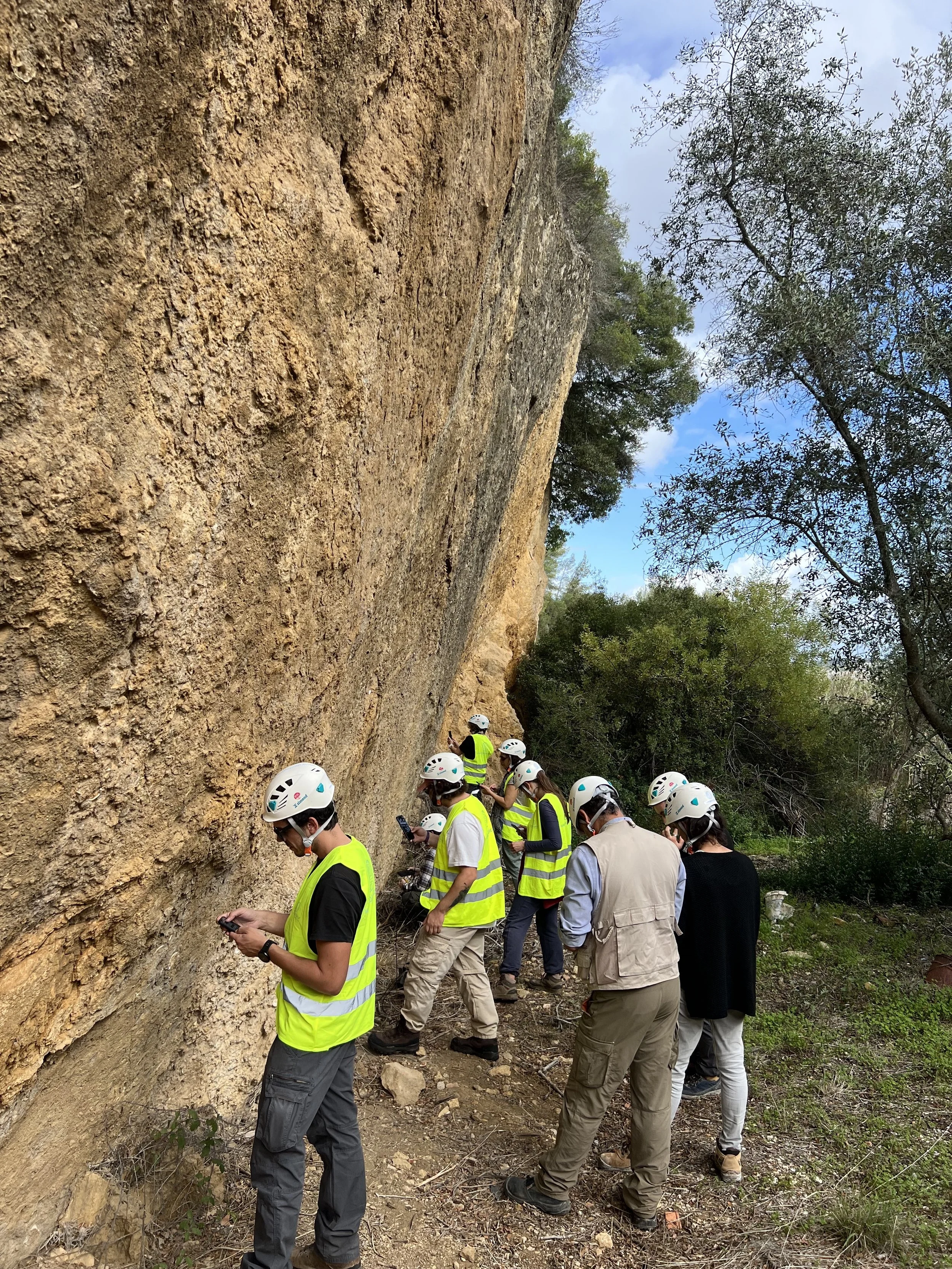 From Satellite to Field: Application of recent technologies in structural geological mapping