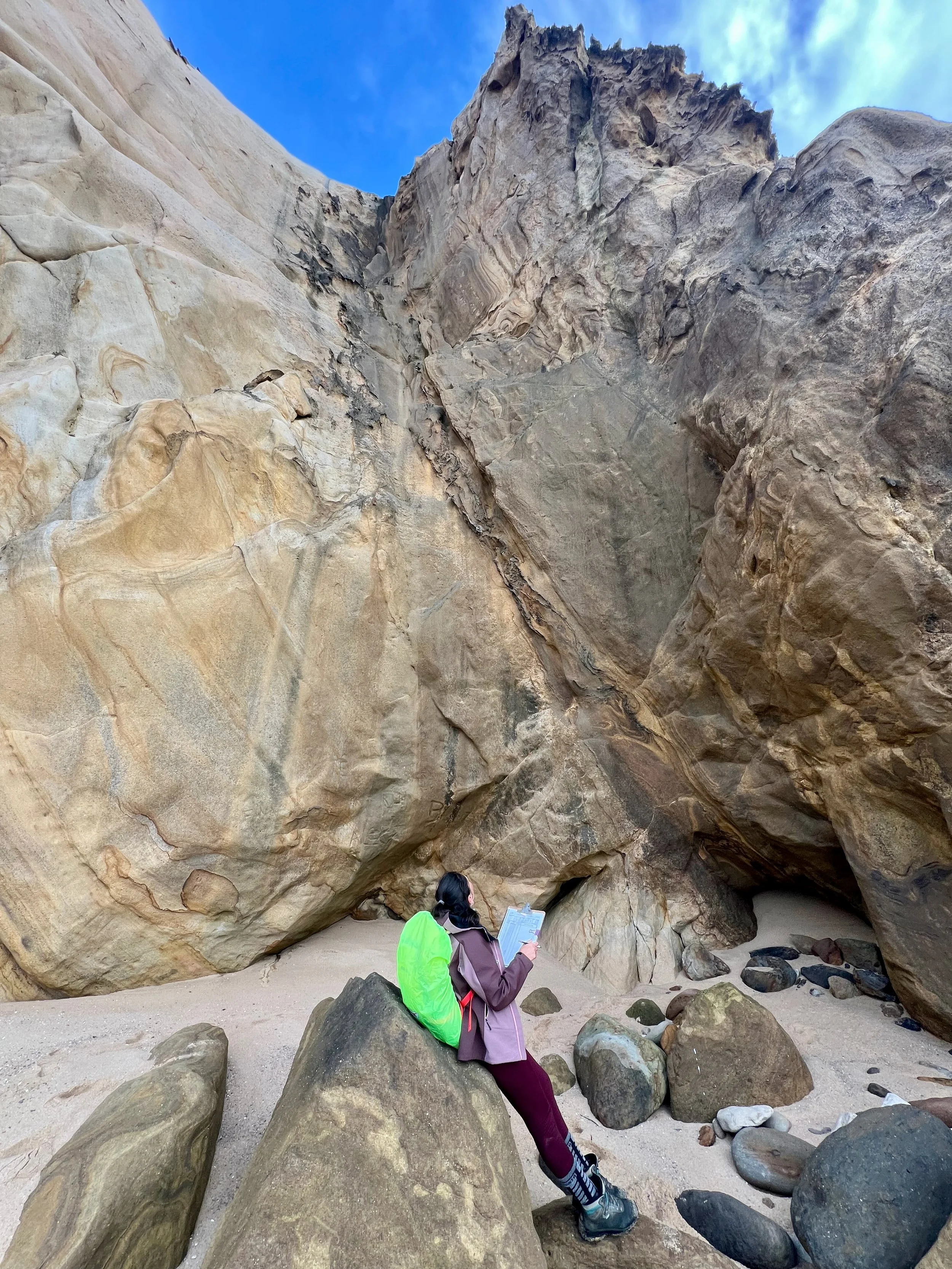 Soft-Sediment Deformation and Fluid Escape Features on Upturned Salt-Related Diapir Flanks
