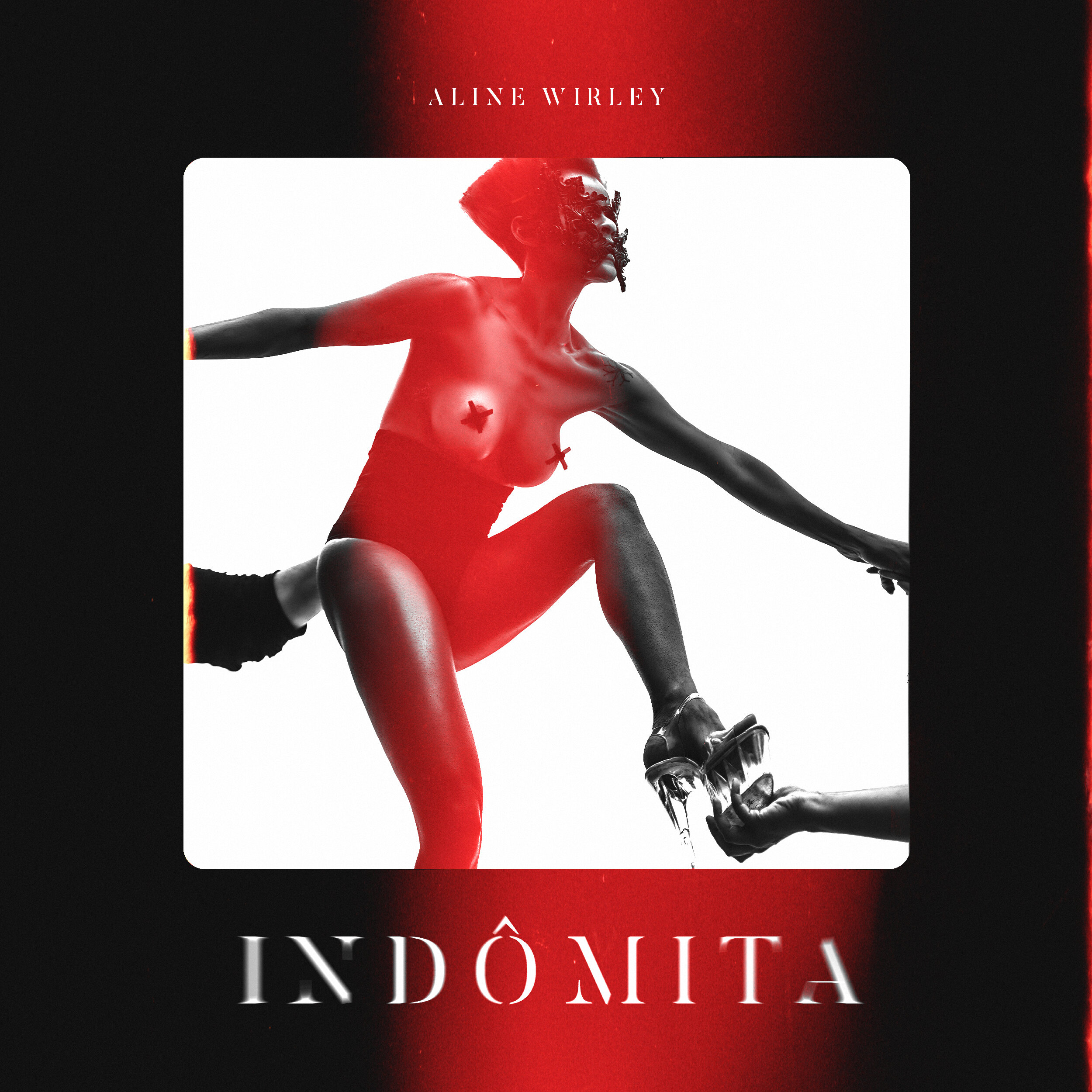 Capa do livro com uma imagem de uma mulher com braço estendido, cobrindo parte do rosto, em uma postura de movimento, com efeito de cores vermelha, preta e branca ao fundo. Texto "Aline Wirley" e "Indômita".