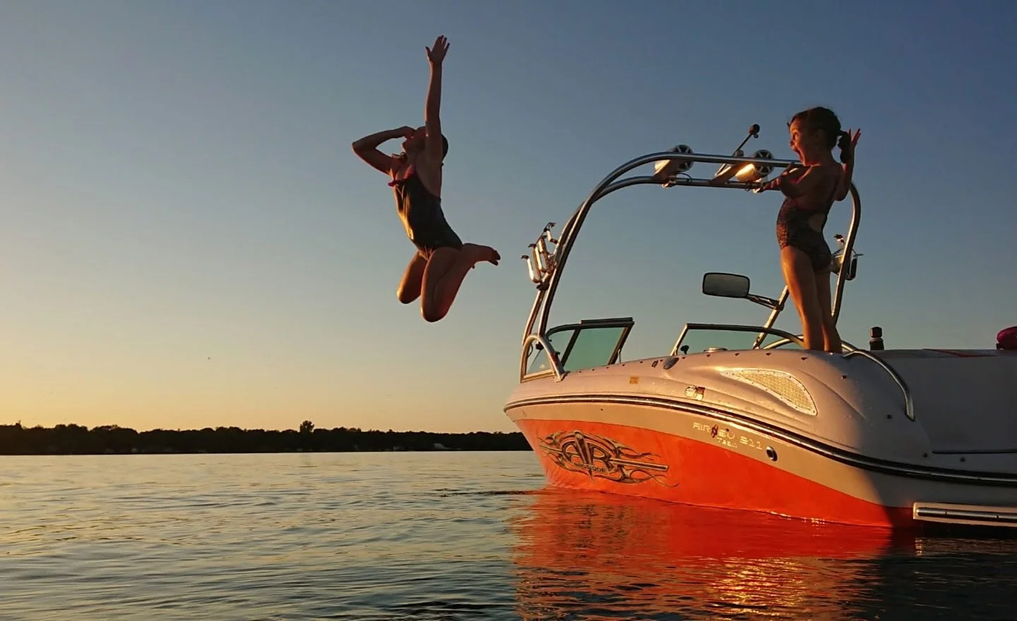 At the end of the day, all we have is each other 🧡
📸 @wakekrawler