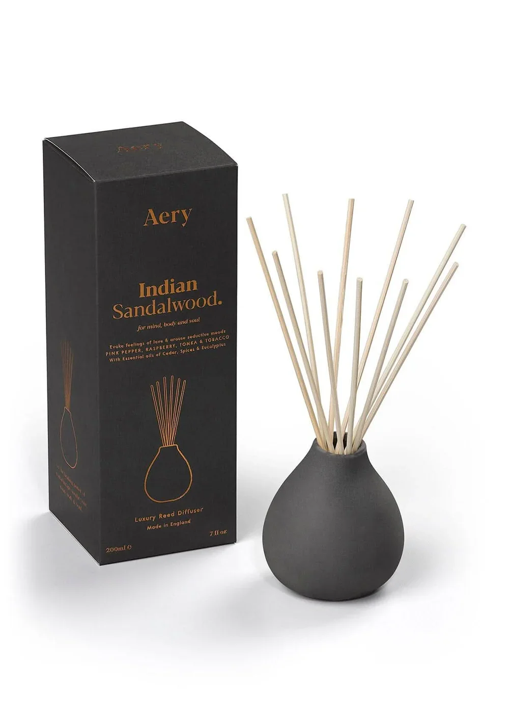 indian-sandalwood-reed-diffuser-charcocal-ceramic-aery-living-02.webp