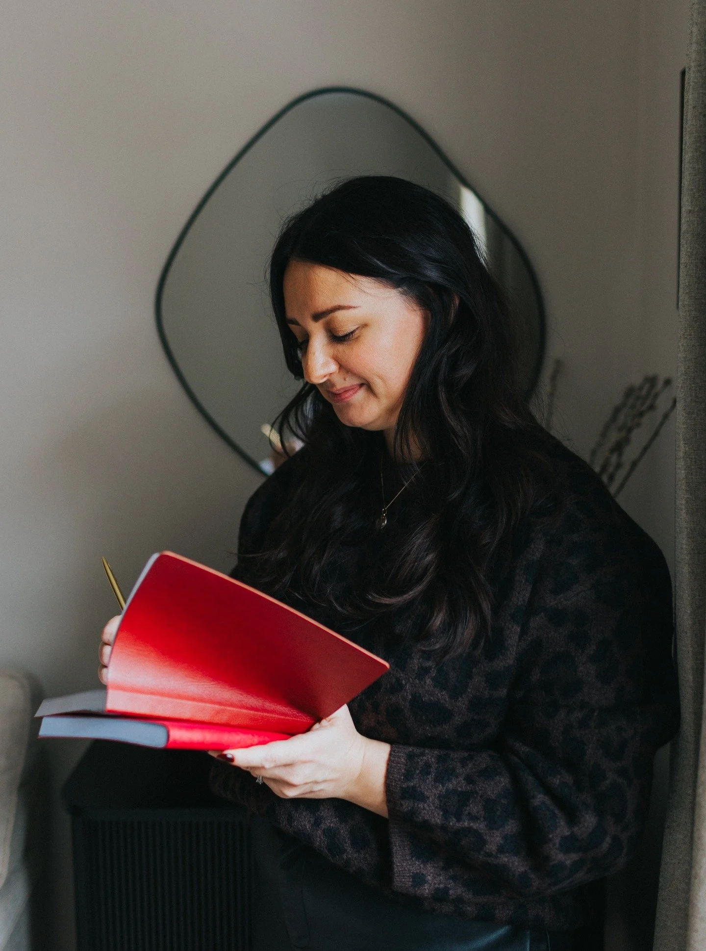 Seeking words to bring your brand to life in 2026? 

I have availability from mid-January and would love to hear from female founders, creatives and entrepreneurs 🤎 

💫 10+ years working with award-winning independents and established heritage bran