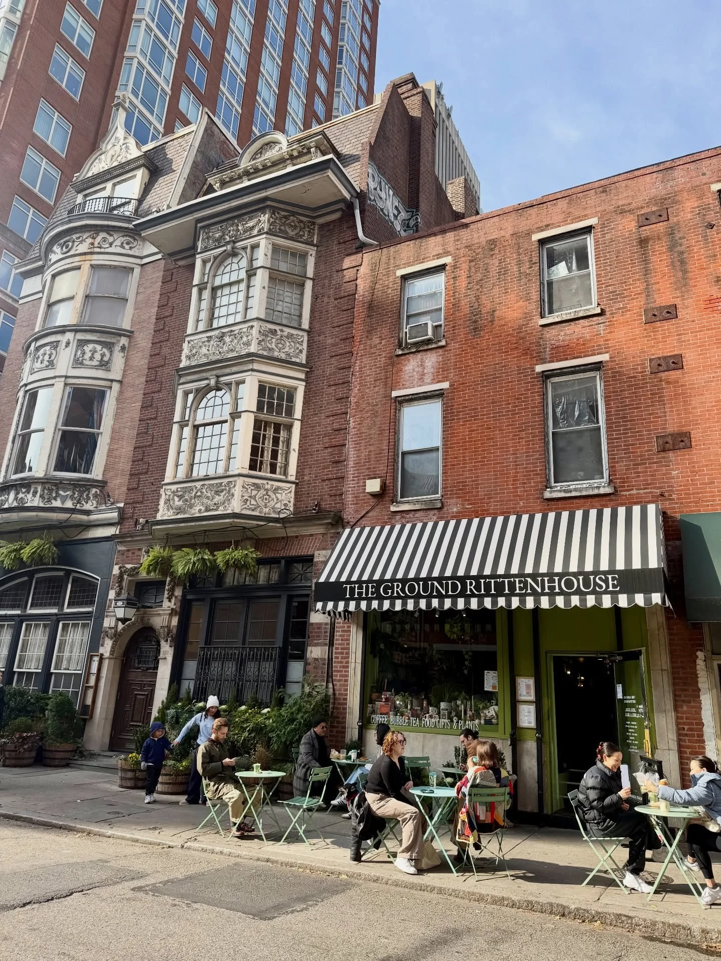 Open Thanksgiving! 🦃☕
Come get your latte + pastry before the parade and the feast!  Rittenhouse 7&ndash;1pm &bull; Norris Sq 7:30&ndash;12:30pm.