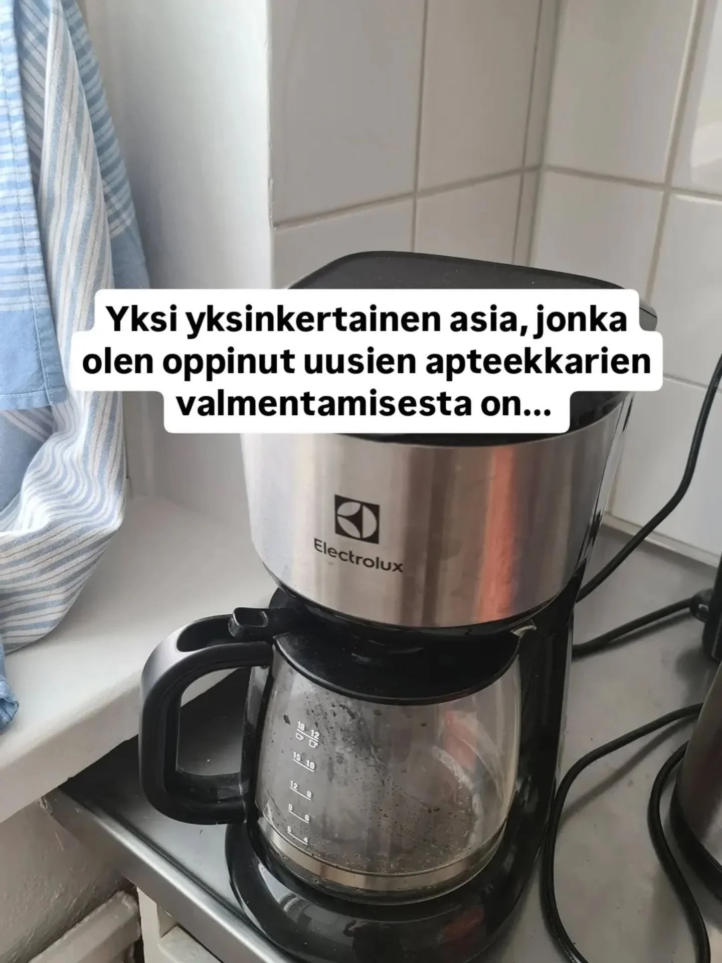 Jos olet uusi, tuleva tai siirtyv&auml; apteekkari, lue t&auml;m&auml;!

Tapasin er&auml;&auml;n apteekkarin kahvikupin &auml;&auml;rell&auml;. Juttelimme niit&auml; n&auml;it&auml;. Kysyin h&auml;nelt&auml;, mit&auml; h&auml;n on oppinut viimeisen p