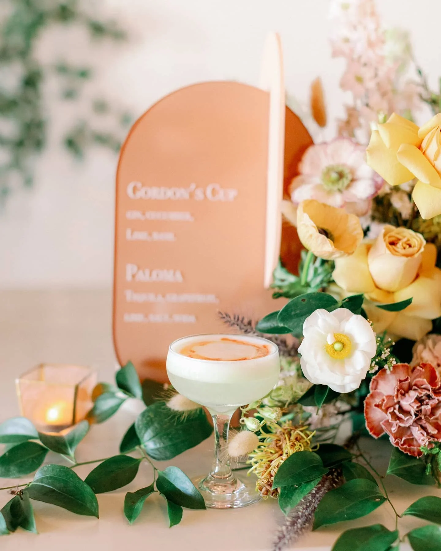 Let's toast to the long weekend...
.
.
.
We have a little work, but a lot of play on the agenda this weekend. What are your holiday weekend plans? Wishing everyone a safe and fun 4th of July!
.
.
.
Styling: @c.c.monroedesign 
Florals: @shindigchic 
Signage: @creativeamme 
Bar: @la.speakeasy 
Photographer: @caitlinalohilaniphoto 
Venue: @festoon_la