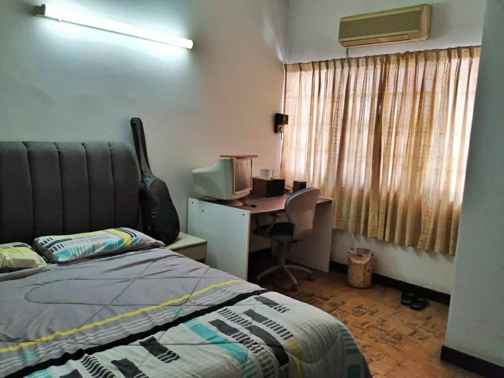 bedroom 1.jpeg