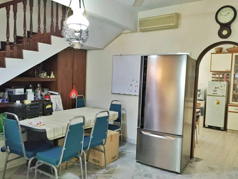 dinning area.jpeg