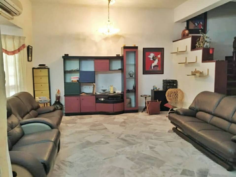 living area 1.jpeg