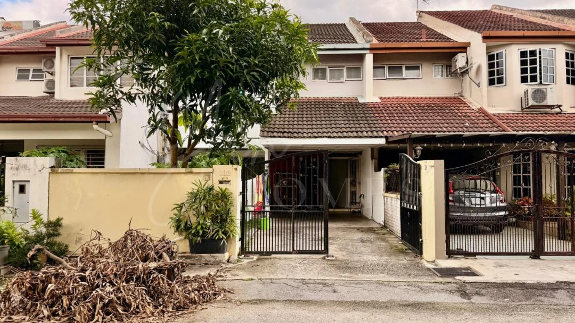 44 LBH 6 Watermark (2).jpg