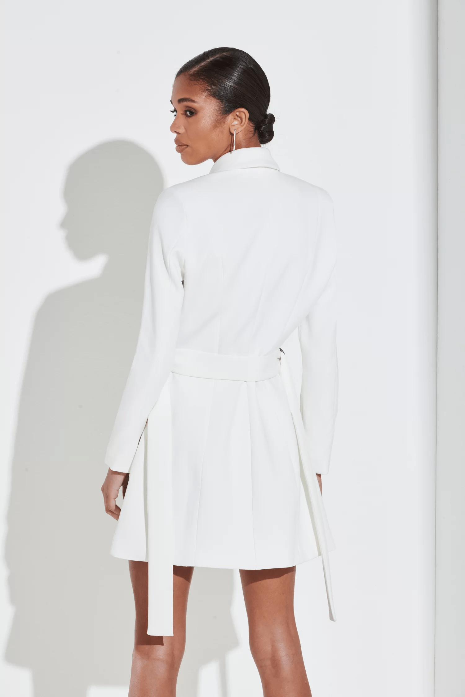 12_3_6_633_BLAZERVESTIDOCANNESOFFWHITECOSTAS.png