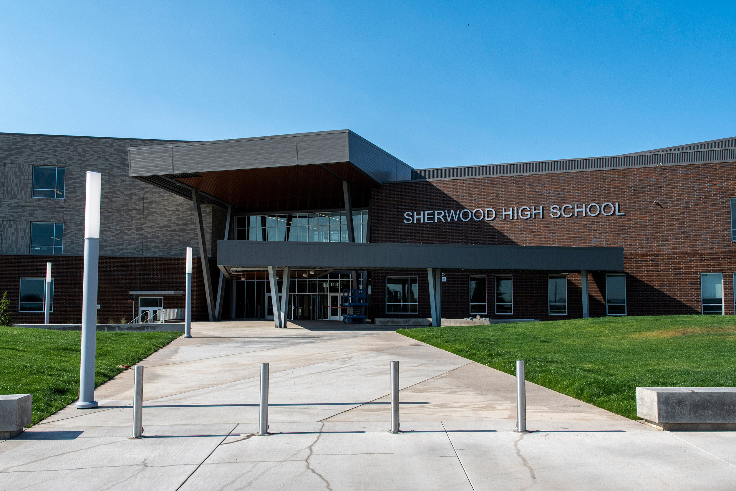 refa-sherwood-high-school-image-00-1667x2500.jpg