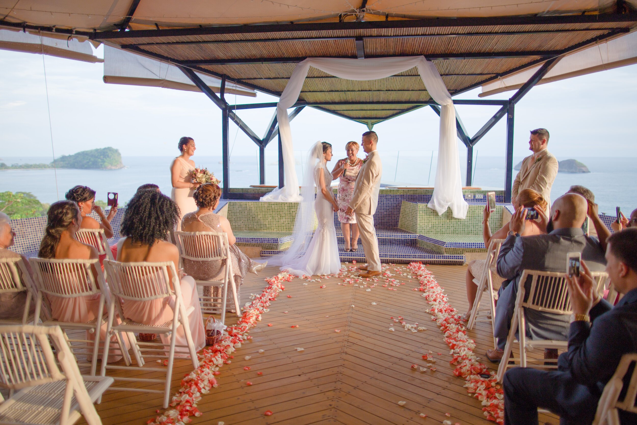 punto-de-vista-wedding-costa-rica-wedding-tropical-wedding-ceremony.jpg
