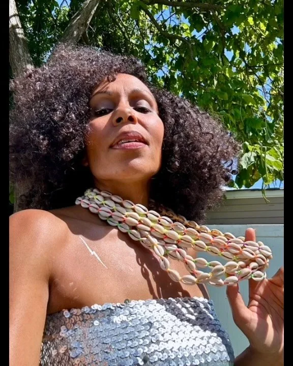 ⚡️It&rsquo;s Electric ⚡️- Venus Cazimi Capsule

Who says that just cuz summer&rsquo;s over we have to put the color away? Not only does your girl love the colors of the rainbow, but I LOVE neon!! 

Check out my new collection of Wings and some new co
