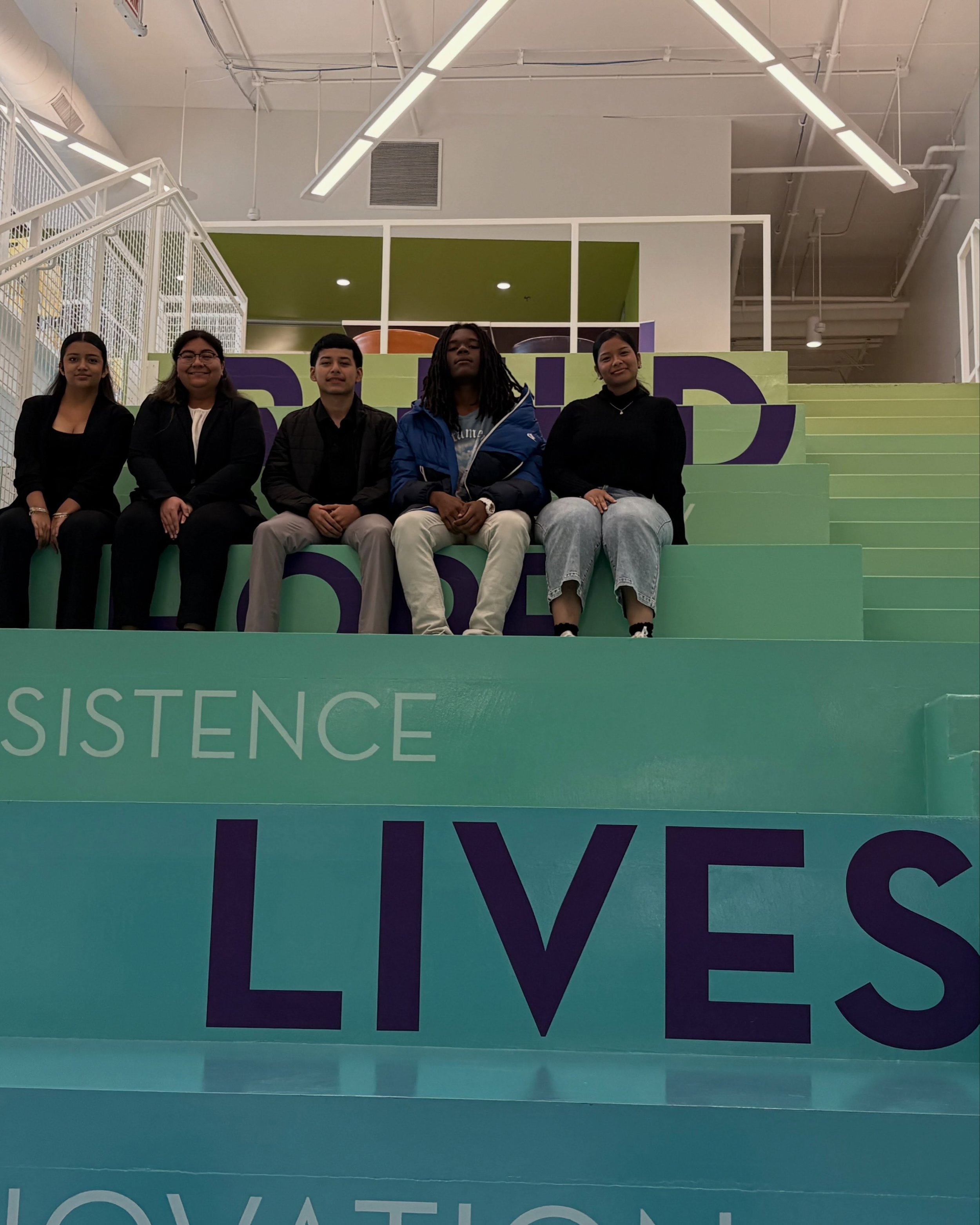 Special thank you to @buildchicago for inviting our youth out to The Mesa Latina! These opportunities are so important for our youth because it allows them to see that there are pathways beyond our community and that our backgrounds do not limit wher