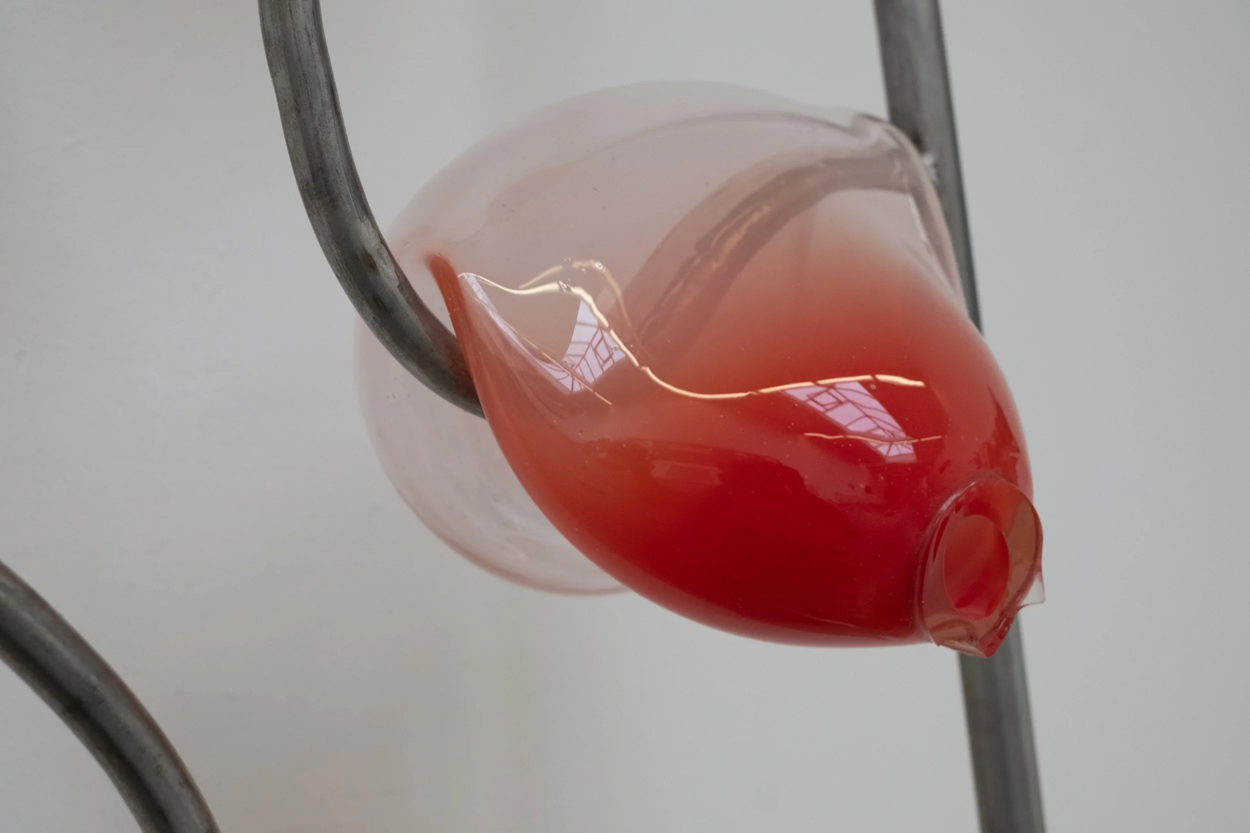 (Detail1)Rigged,2023,BlownGlass,Steel,300x50x55cm,preis?.jpg.jpg