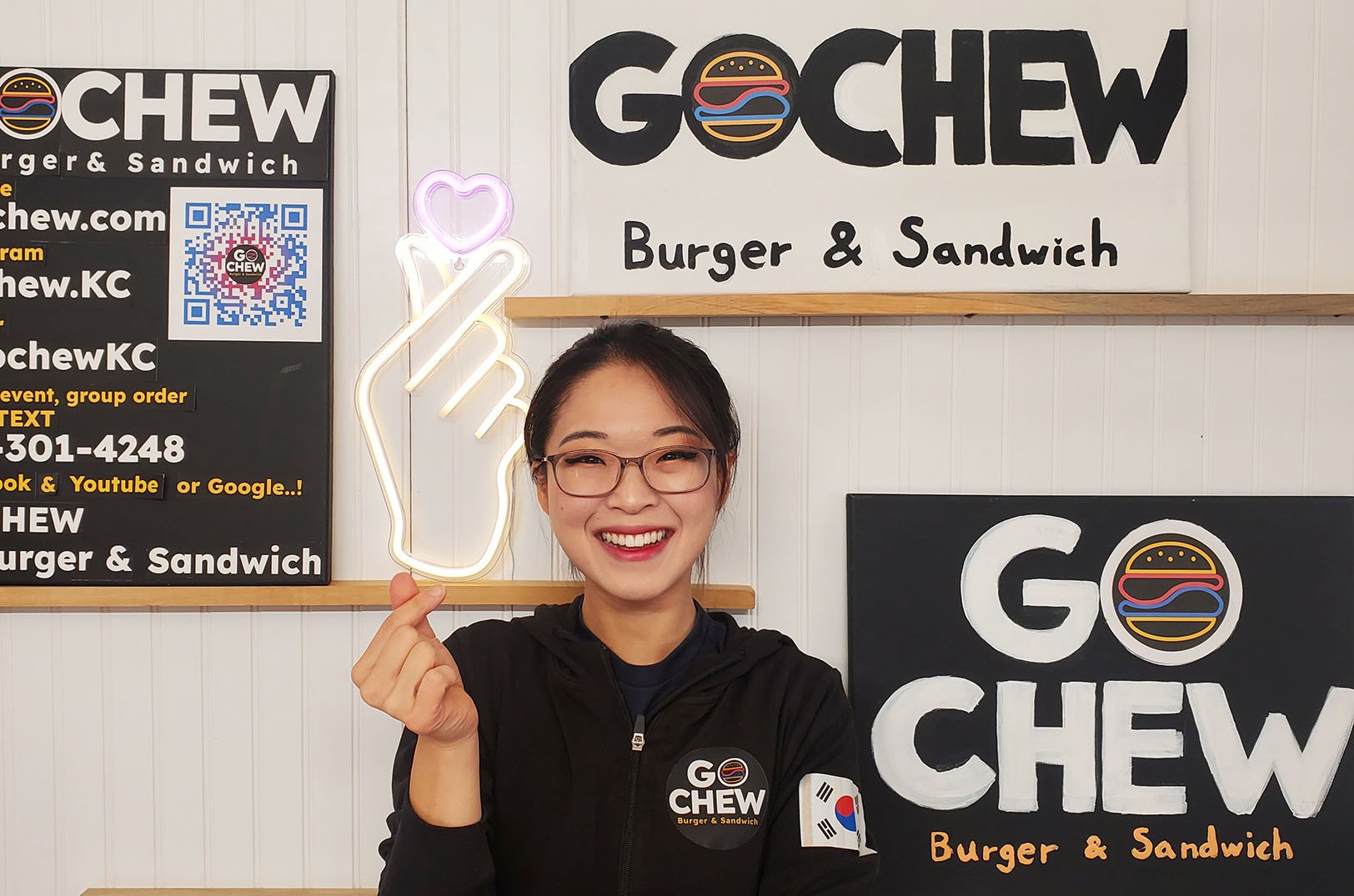 Joohae-Chewy-Yoon-GOCHEW-Burger-Sandwich-01.jpg