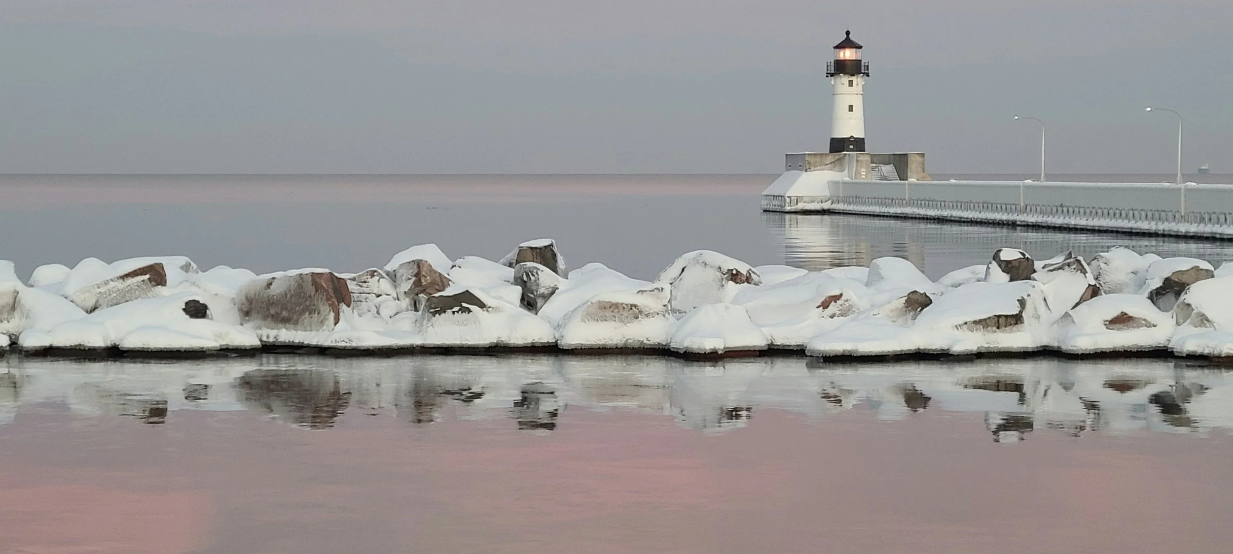 Duluth lighthouse at wintertime 2.jpg