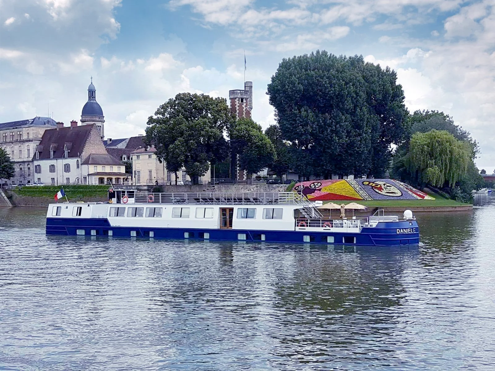 MS Daniel - side view.jpg