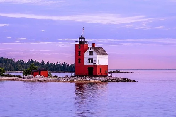 Mackinac Island Lighthouse.jpg