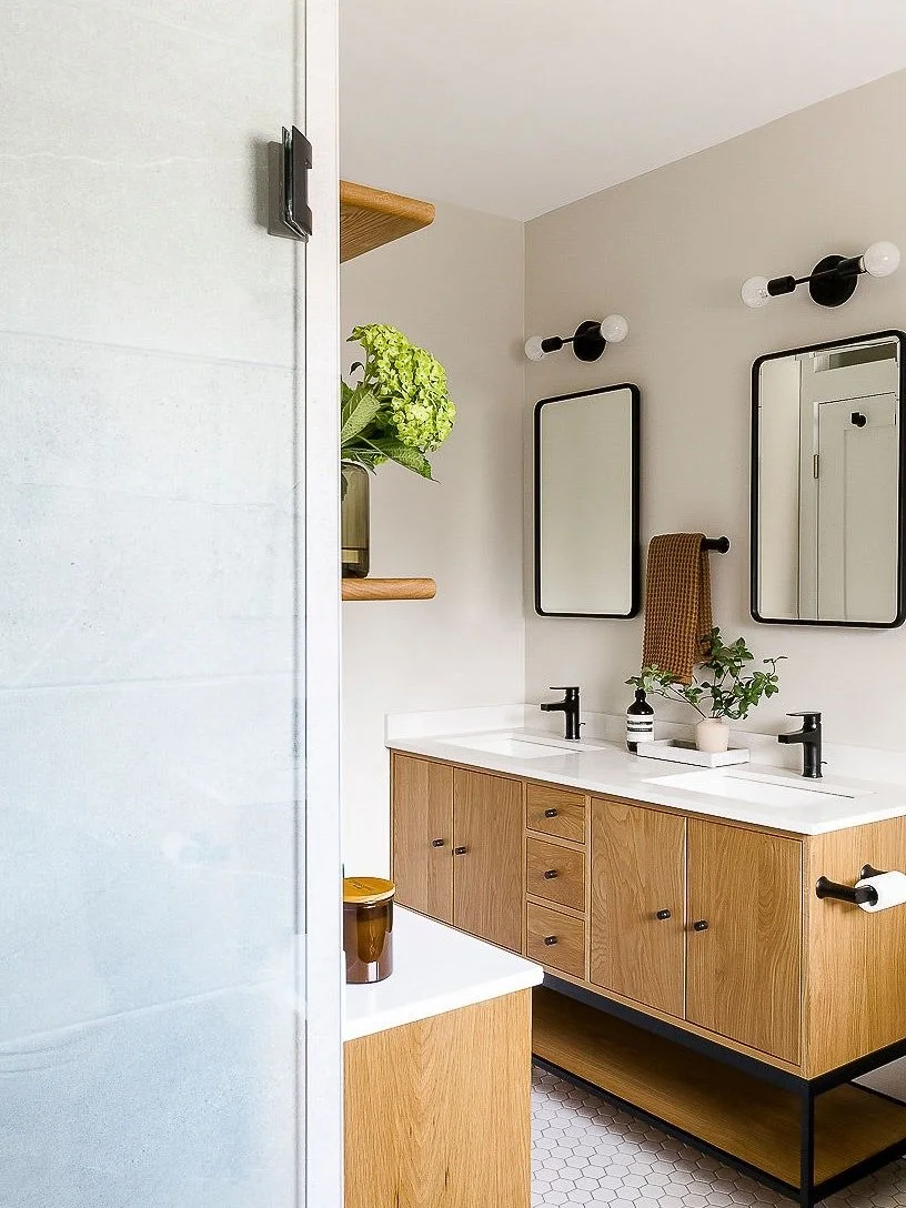 Giving you bathroom inspo for your 2026 moodboards 👀 💫 Which one are you pinning? 

1-3 : Alameda Ridge Primary Bath
4-6 : Spanish Modern Primary Bath