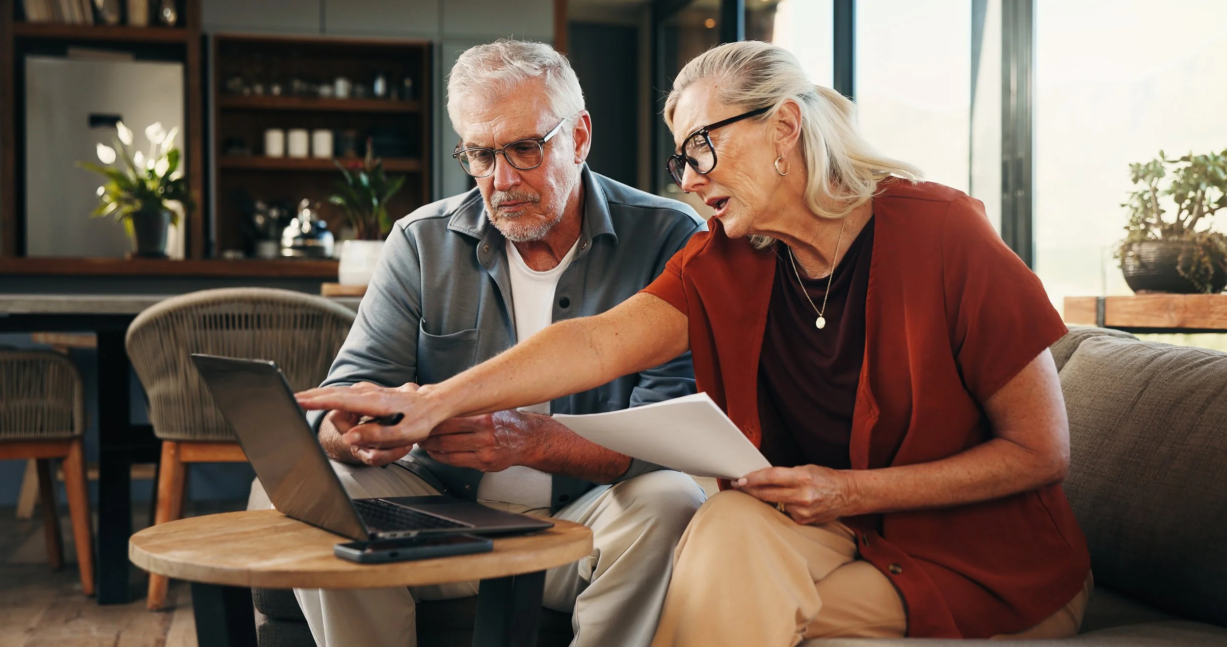 Checking Account vs. Savings Account: What's the Difference? 