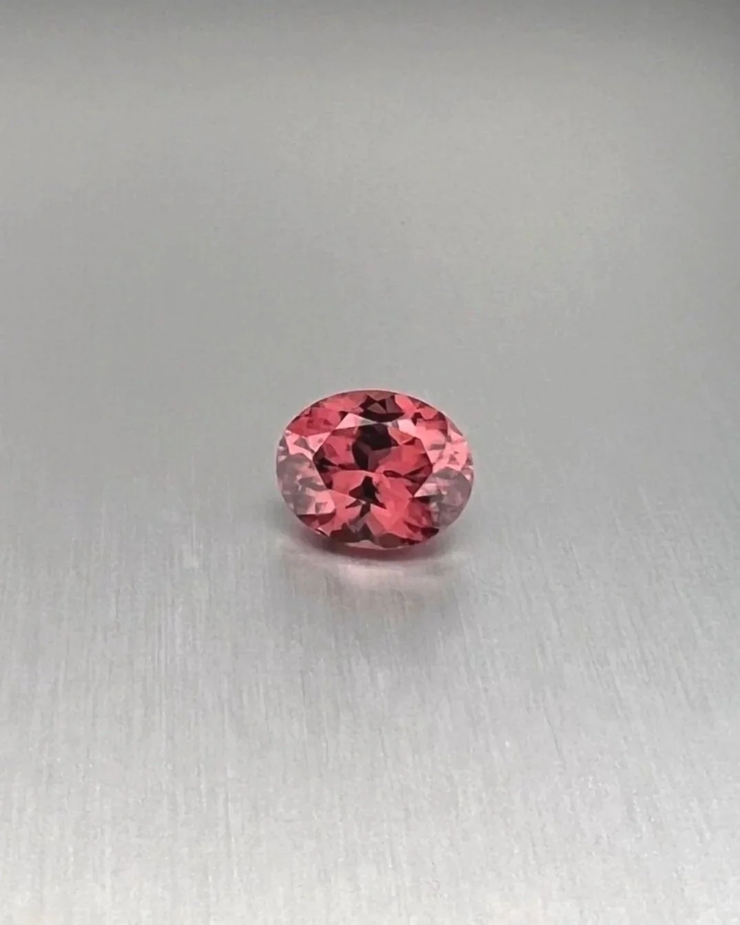 Red Zircon Oval Brilliant-cut, 4.63ct
