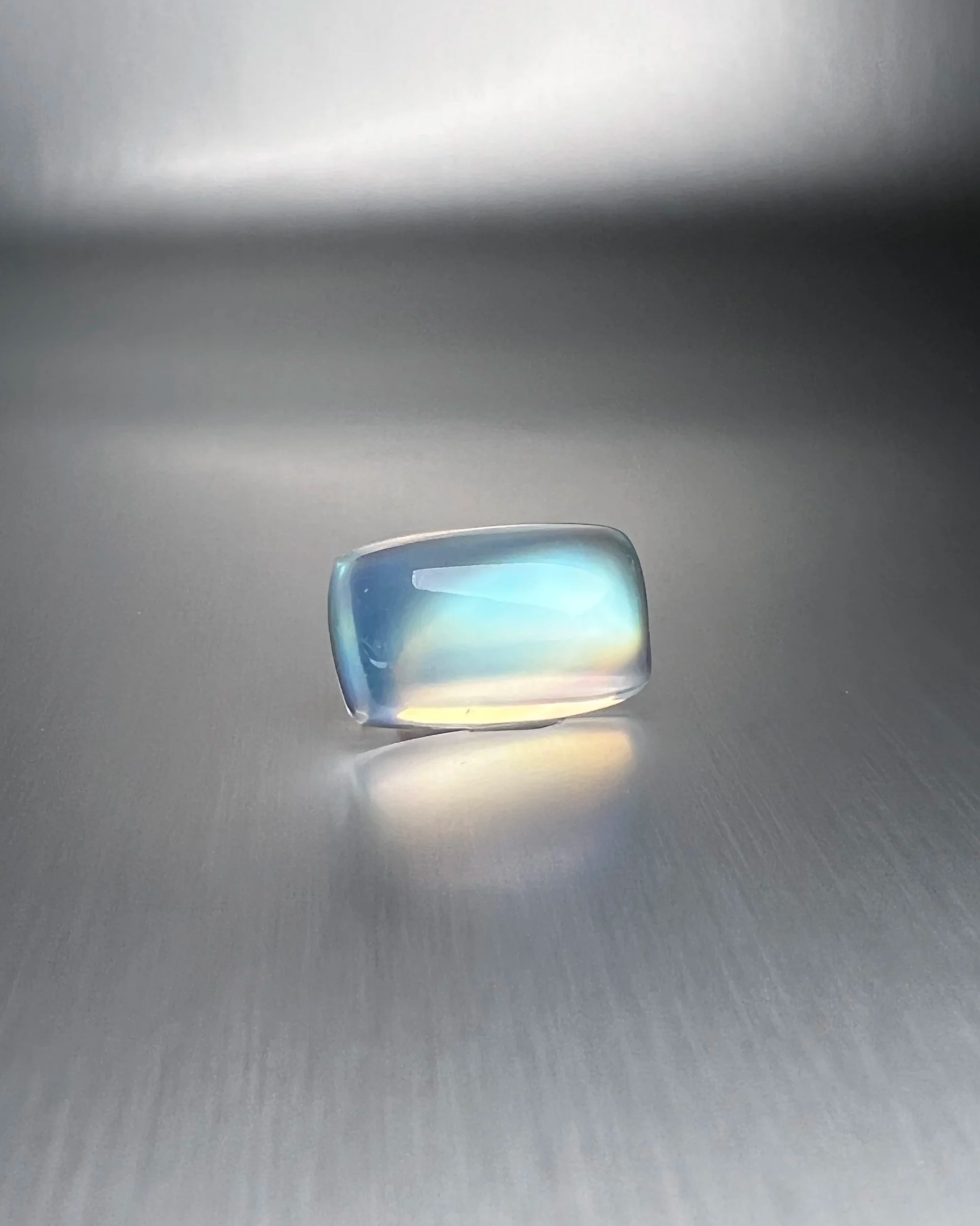Natural rainbow moonstone available for custom jewelry design and gemstone sourcing.