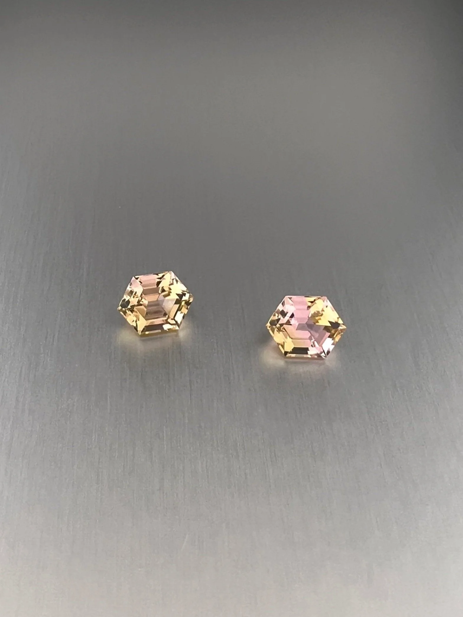 2.23tcw, Bi-Color Peach Tourmaline, Hexagon Cut