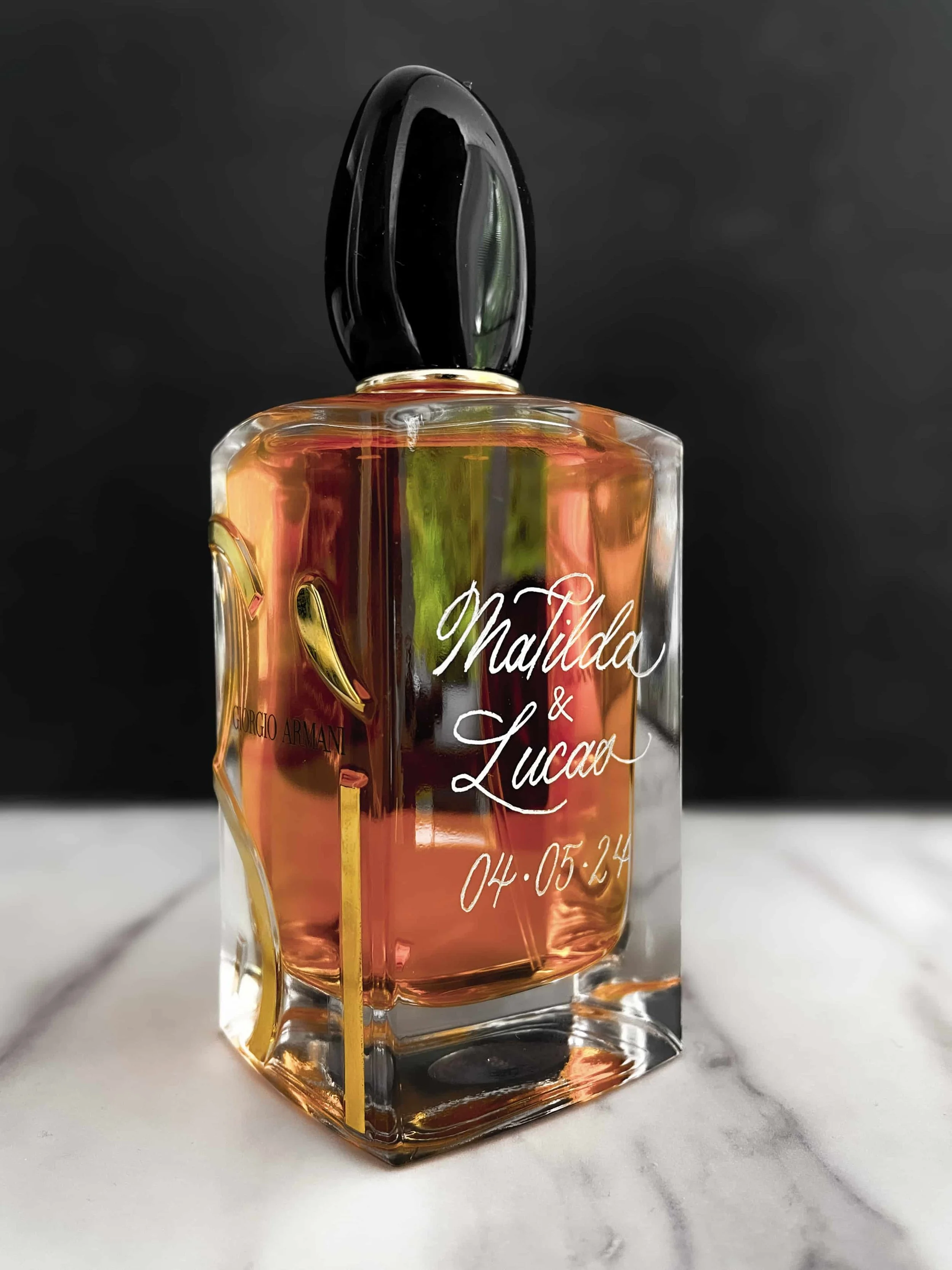 Hochzeits-Parfum-Gravur.JPG