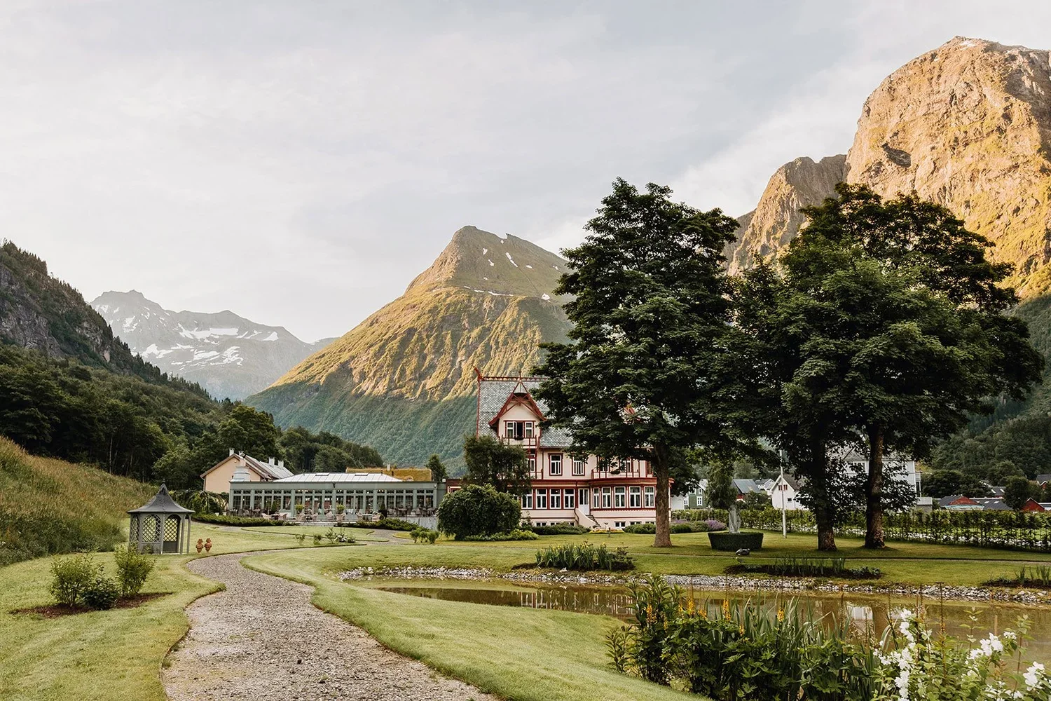 Hotell+Union+Øye+Sommer_Marøy&Klouda-1.webp