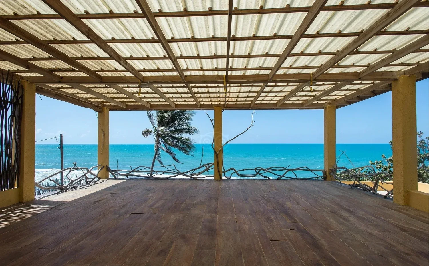 yoga-deck--v12039861.webp
