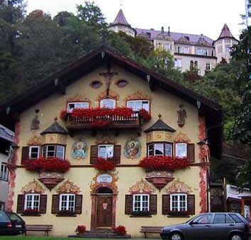 Neubeuern Bavaria painted house.jpg