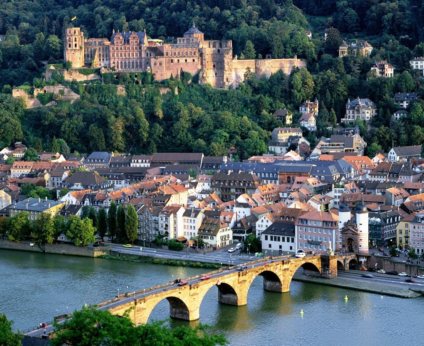 Heidelberg w castle.jpg