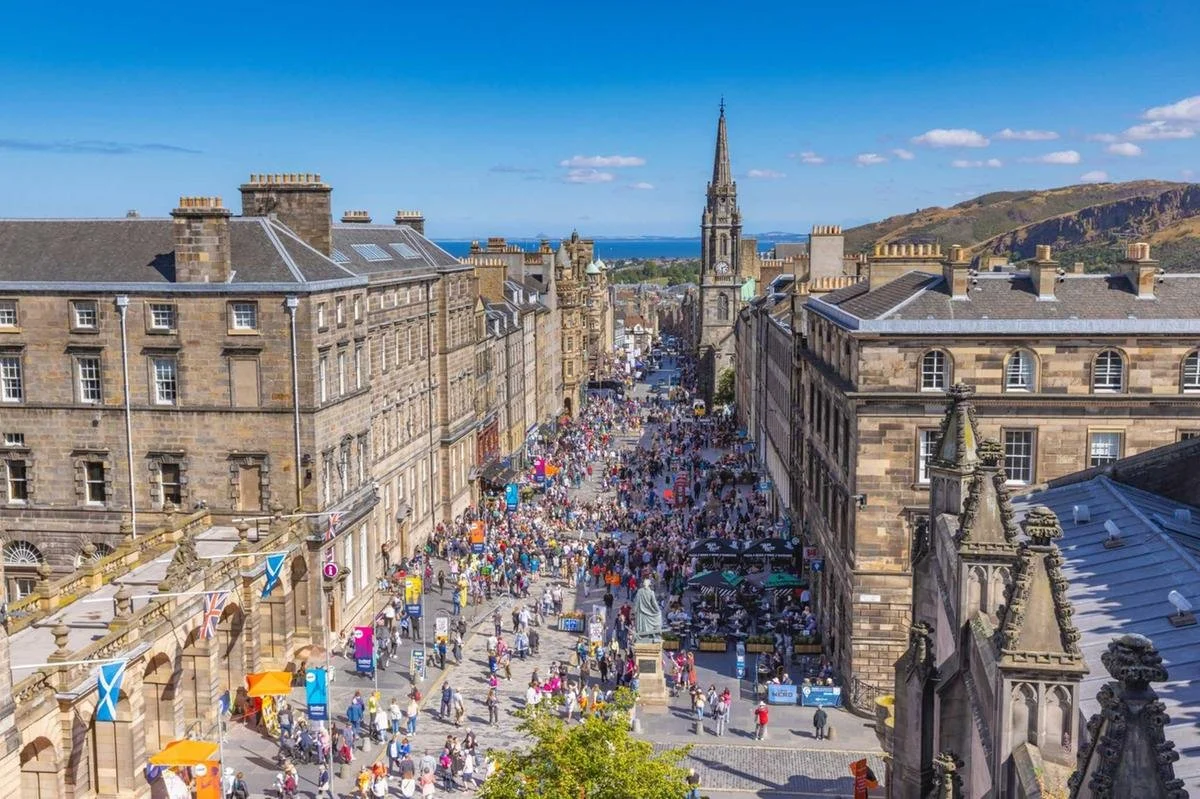 Edinburgh royal-mile-frige-festival.jpg