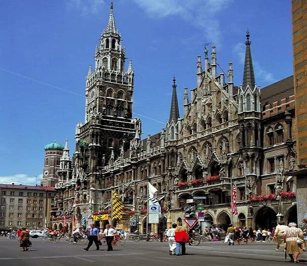 Munich Marienplatz.jpg