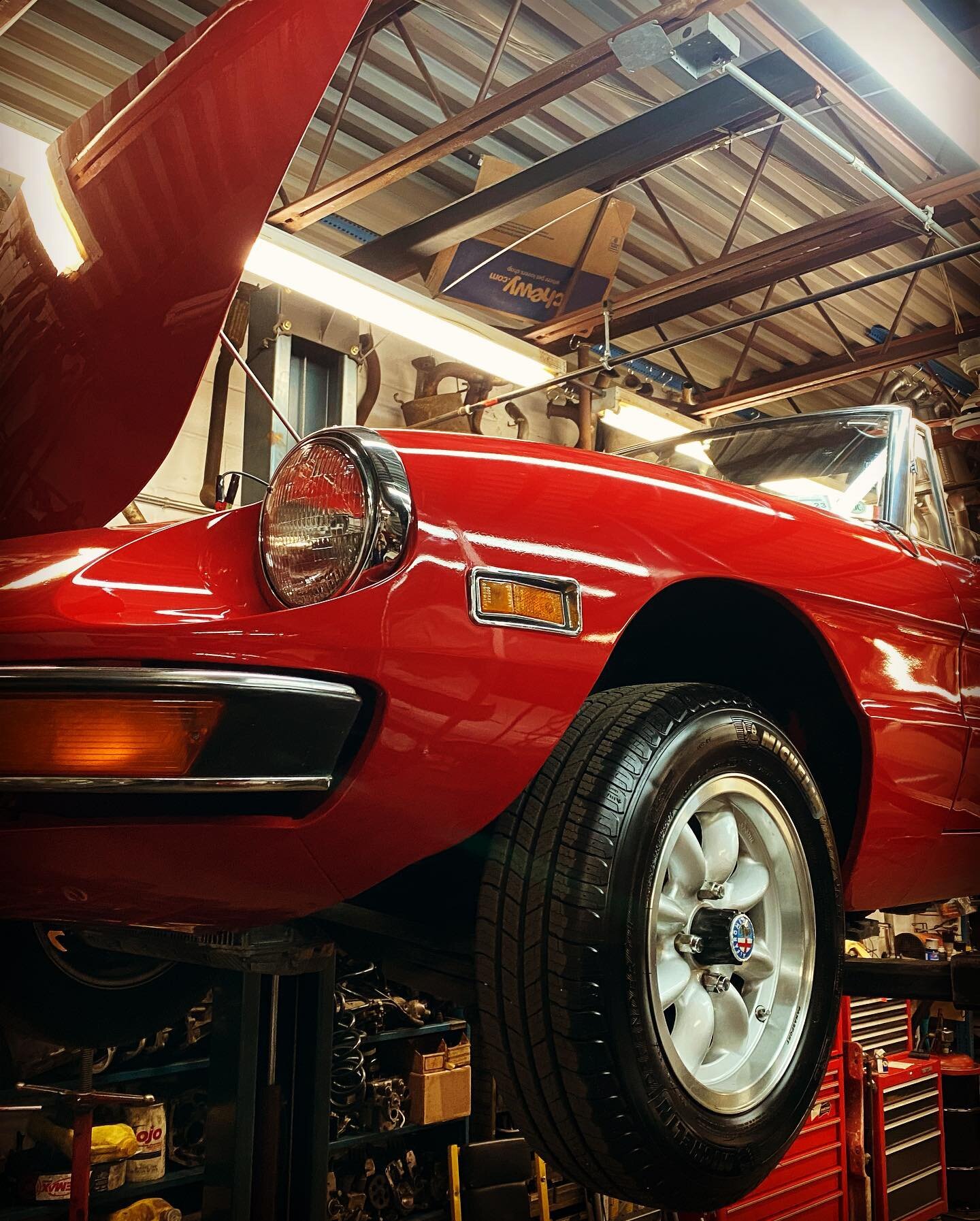 First week on the job, delving right into it. This S2 Spider is a very clean example, and now it runs even better. New clutch, cut flywheel, new blower motor. Ready for the cooler months. 

#alfa 
#aflaromeo 
#italiancar 
#alfalovers 
#aflfagta 
#alf
