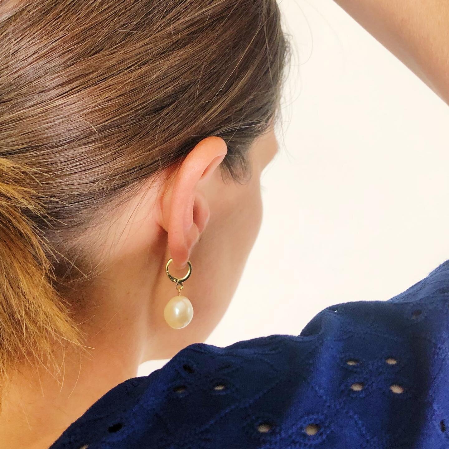 Whipped up a pair of these delicate pearl droplets made from repurposed vintage jewelry for our @portervintage photoshoot today with @allison_white415 

These are spoken for but I have a few more pairs available!