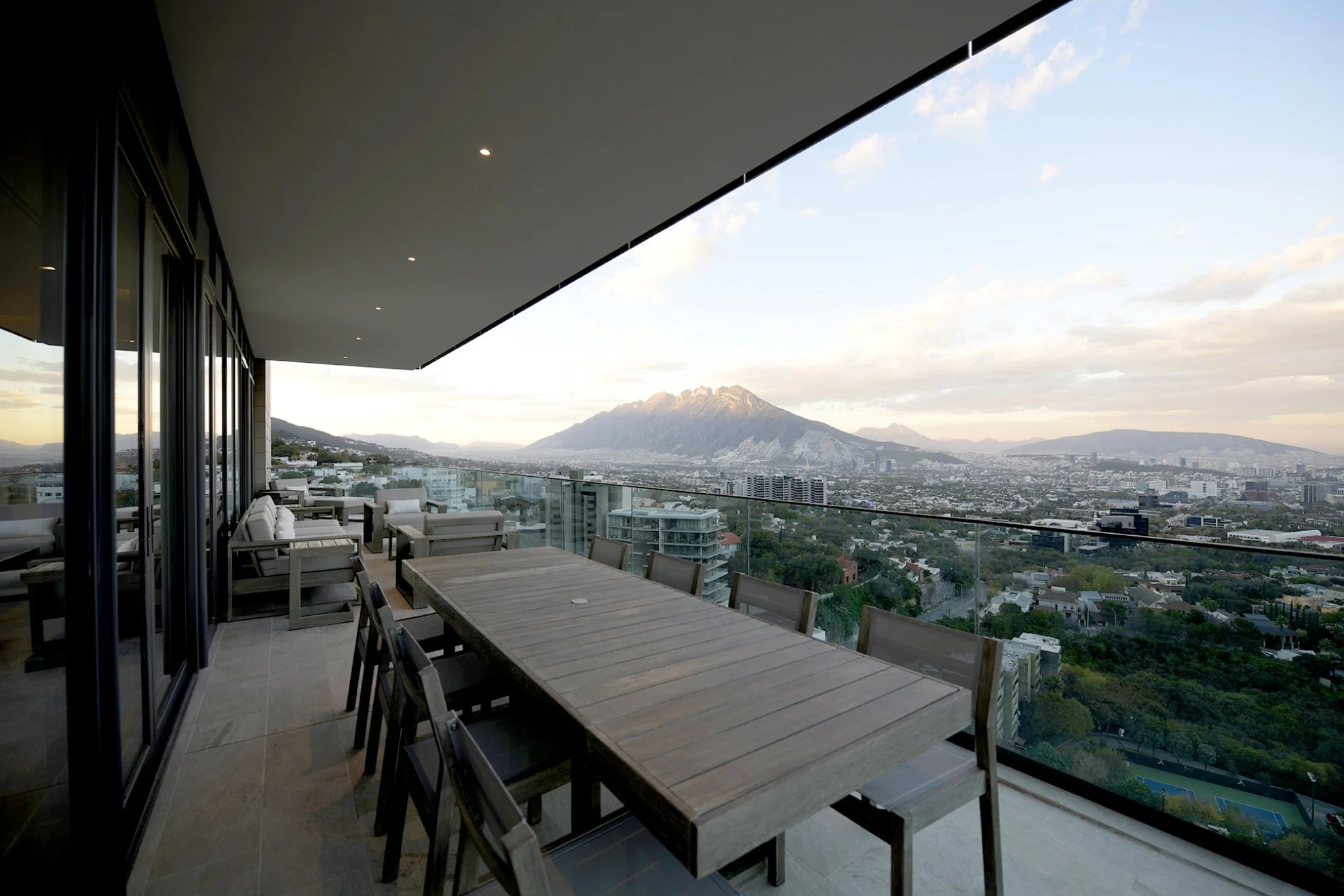 _DSC2400 EDIT WEB.jpg