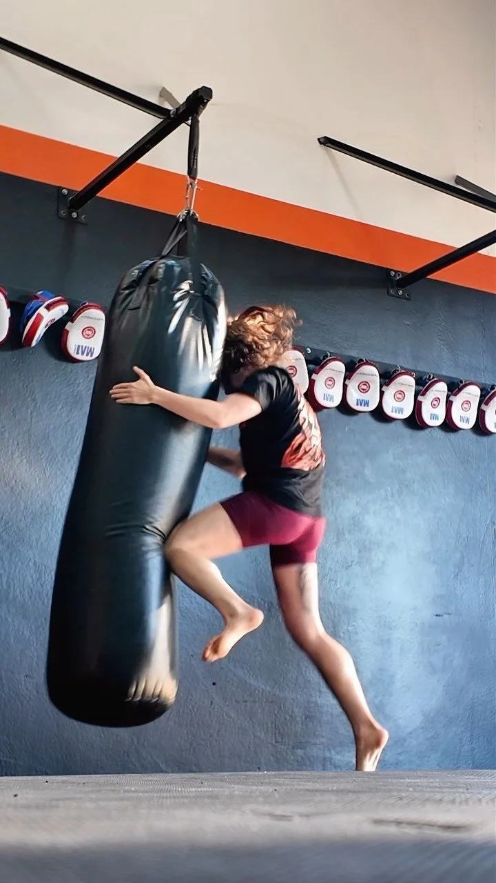 Why Skip Knees are done worldwide, what we’re doing wrong and how we could all do them more effectively 📝
#muaythai #muaythaigym #mma #kick #punch #ufc #thaiboxing #martialarts #fighter #fight