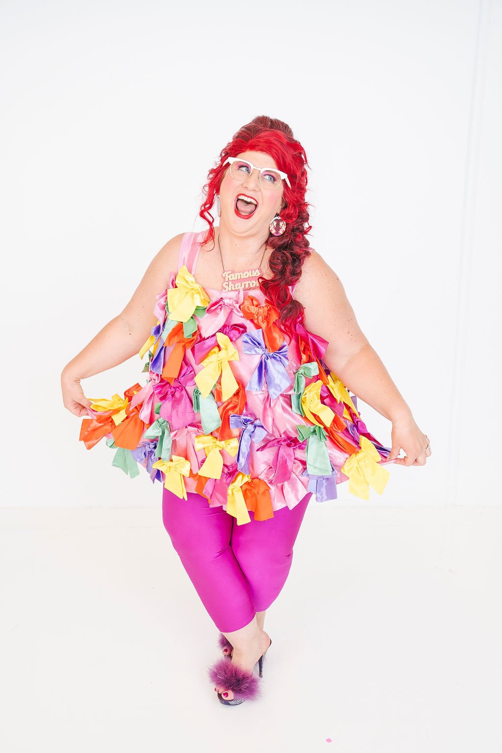 Famous Sharron_CLASSIC Bows Curtsy Excited_WS.jpg