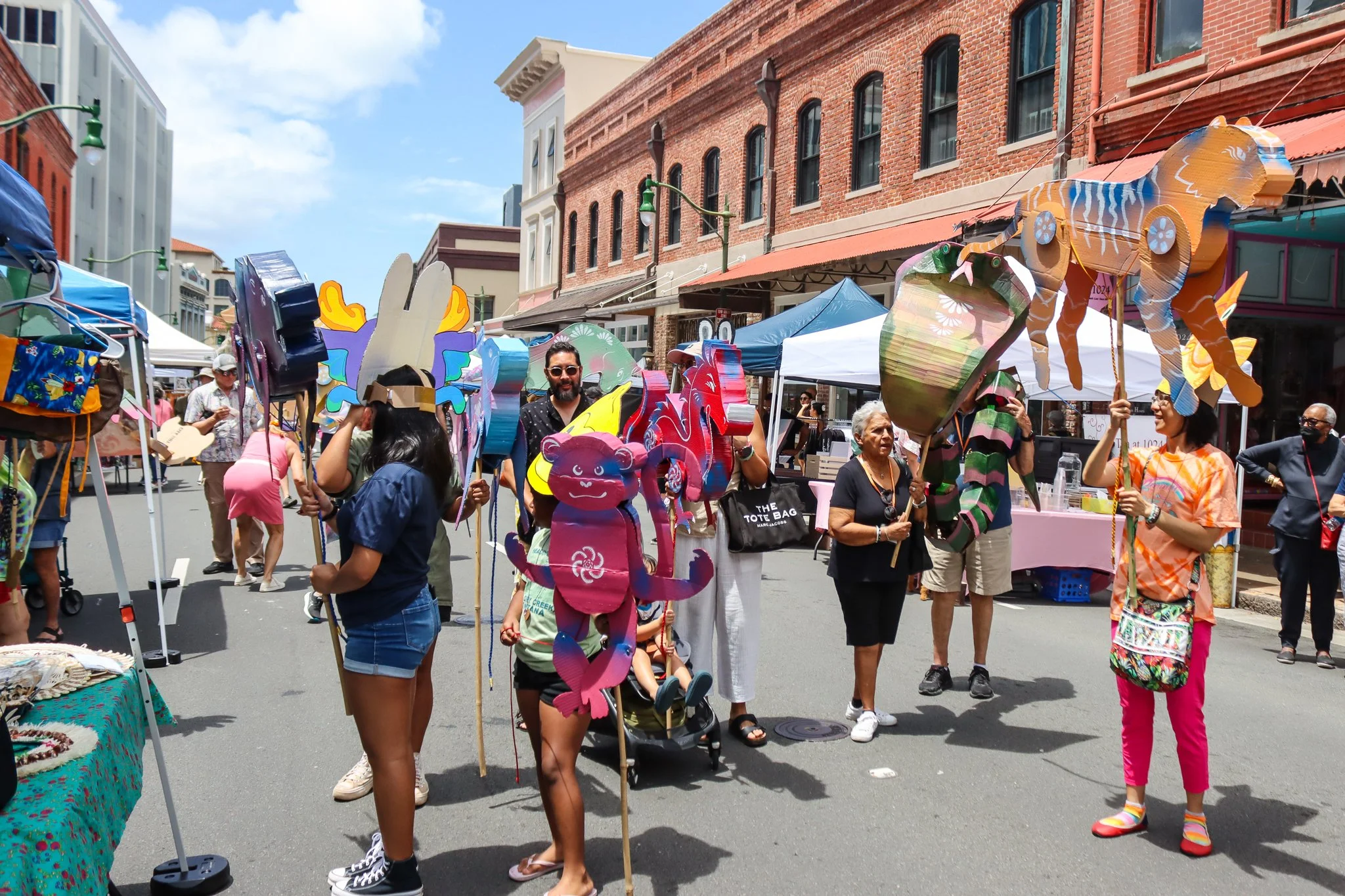 The HEART of Honolulu Street Festival is this Saturday! This FREE, family-friendly, daytime event will transform Nuʻuanu Avenue&mdash;between King Street and Chaplain Lane&mdash;into a pedestrian-only block party showcasing local art, crafts, live mu