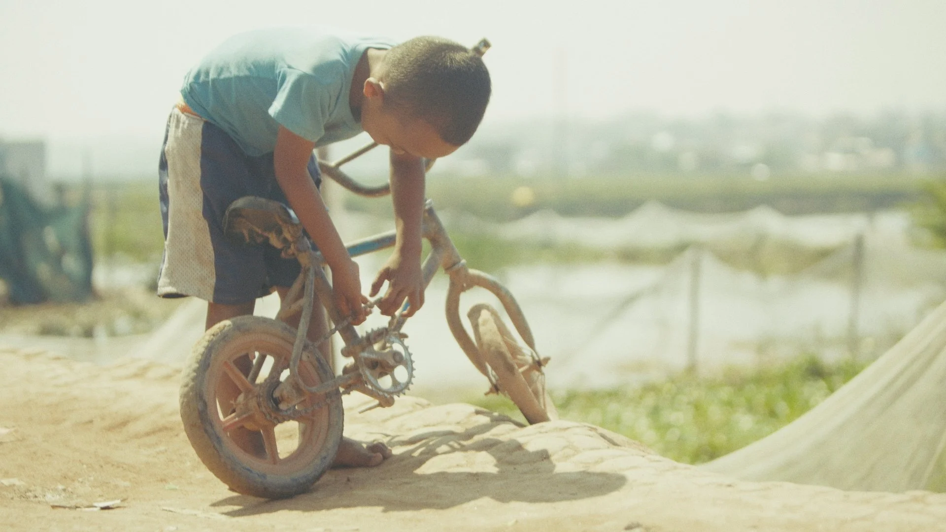 Day 01 Stringout_00_21_28_04.jpg